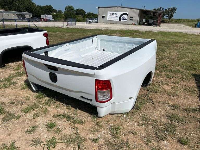 2023 Ram 4x4 Pickup Truck Bed