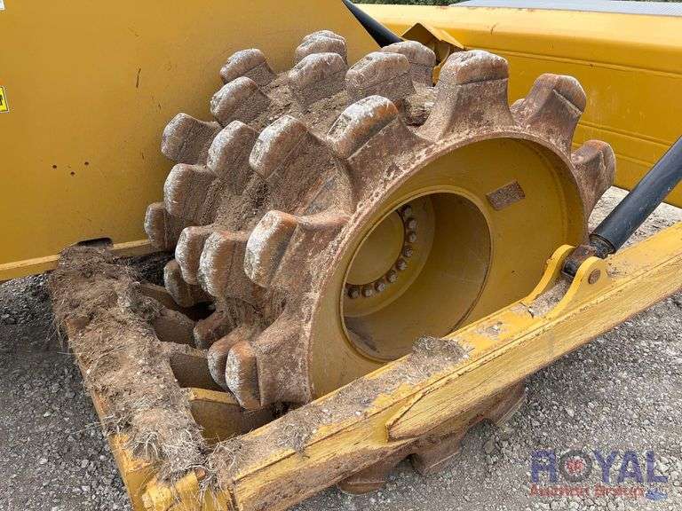2019 Caterpillar 815K Articulated Compactor