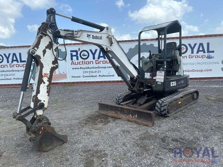 2016 E35 Bobcat Mini Excavator