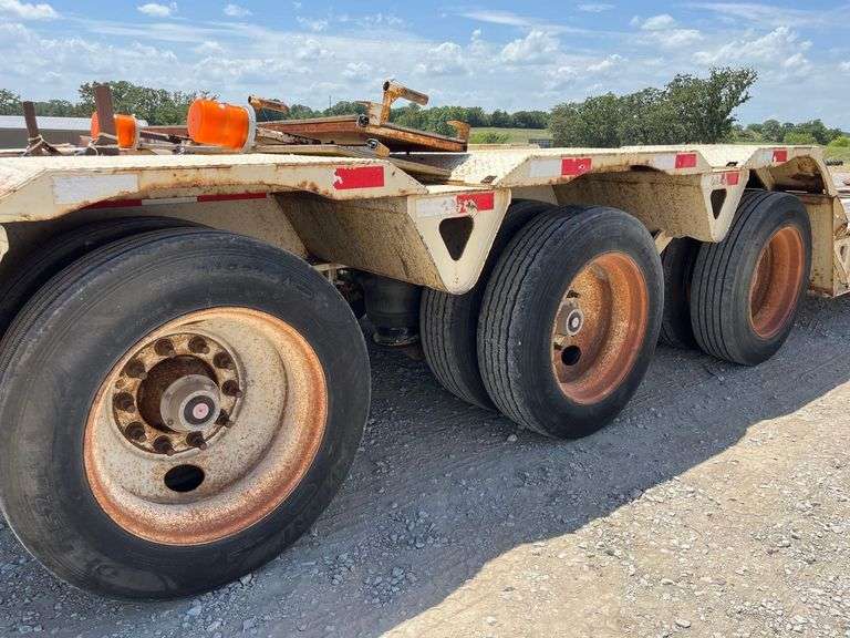 2009 Trail King TK110HDG-523 RGN 66 Ton Tri-Axle Lowboy Trailer