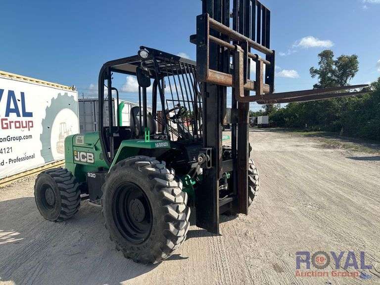 2015 JCB 930 6,000LB 4x4 Rough Terrain Forklift