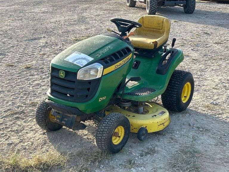 John Deere D110 42in Riding Mower