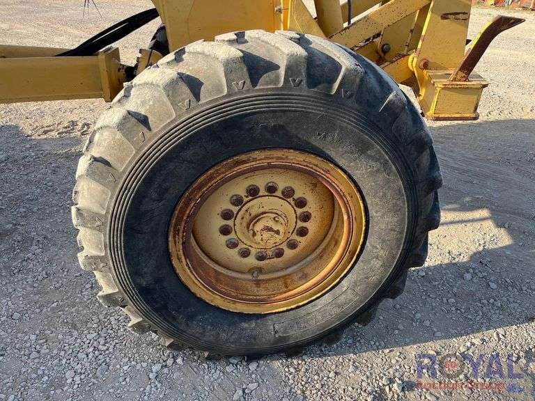 2000 John Deere 770CH Articulated Motor Grader