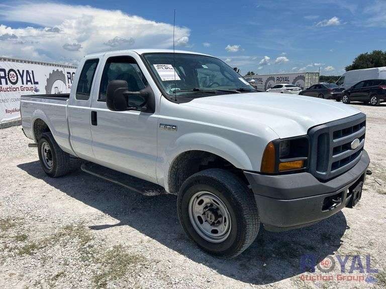 2006 Ford F-250 4x4 Ext. Cab Pickup Truck