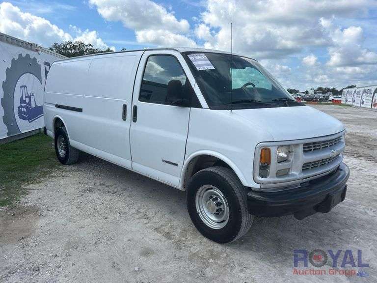 2002 Chevrolet Express 3500 Cargo Van