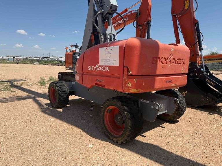 2015 SkyJack SJ86T 4x4 86ft Telescopic Boom Lift
