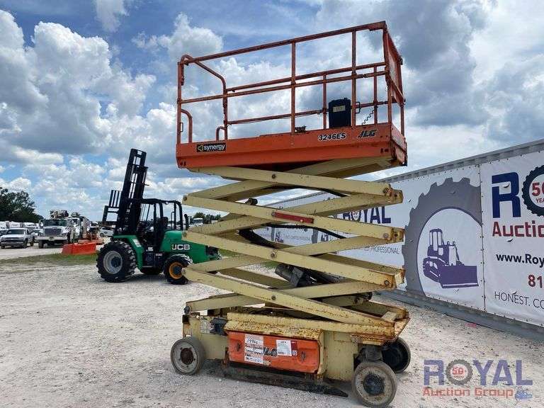 2018 JLG 3246ES 32FT. Electric Scissor Lift