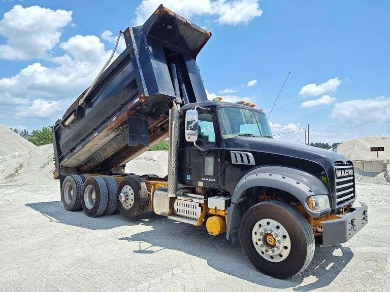 2017 Mack GU713 Granite Tri-Axle Dump Truck
