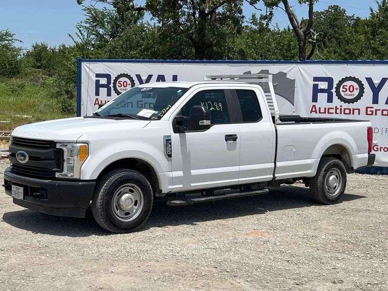 2017 Ford F-350 Ext. Cab Pickup Truck
