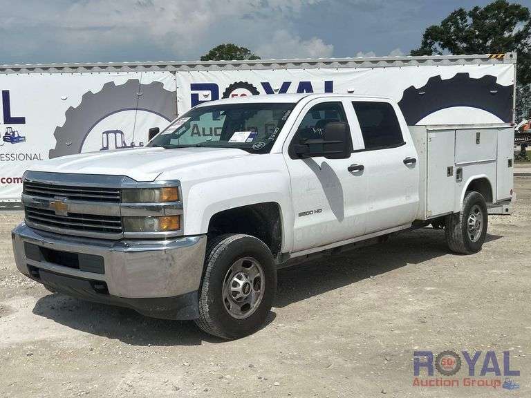 2015 Chevrolet Silverado 2500HD Crew Cab Reading Service Truck
