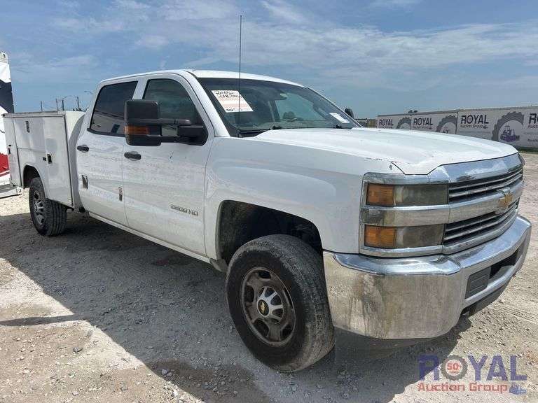 2015 Chevrolet Silverado 2500HD Crew Cab Reading Service Truck
