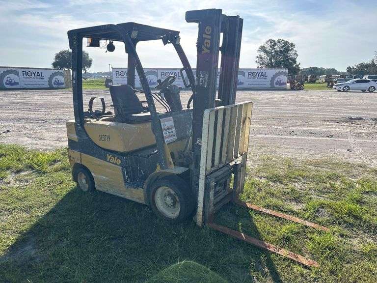 Yale GLC050LXNVAE087 5,000lbs Propane Cushion Tire Forklift