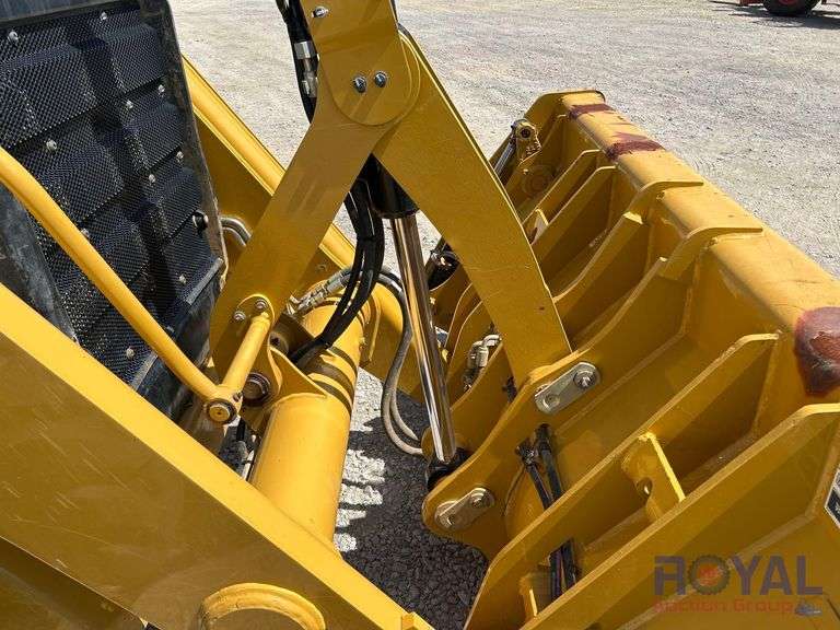 2022 Caterpillar 420 4x4 Extendahoe Loader Backhoe