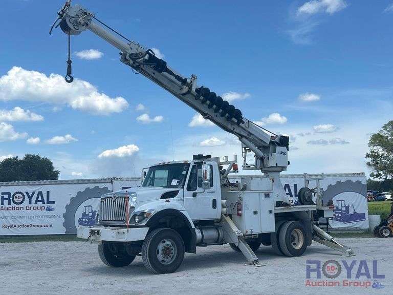 2013 International WorkStar 7400 4x4 Altec DMA71 Insulated Digger Derrick Truck