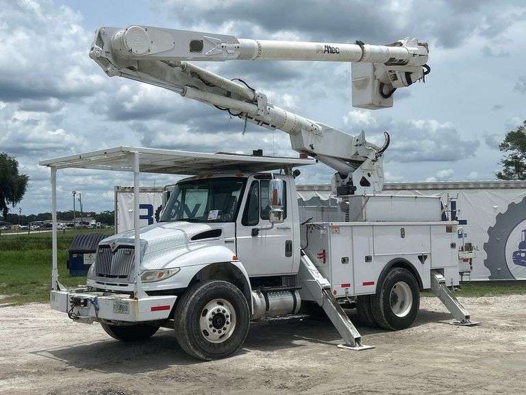 2013 International DuraStar 4400 Altec AM547 50FT Material Handling Insulated Forestry Bucket Truck