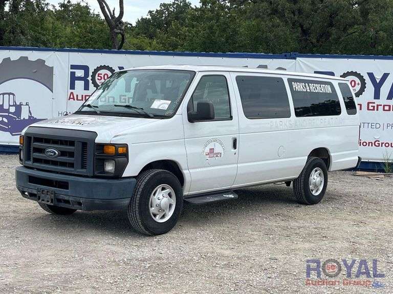 2013 Ford E-350 Passenger Van