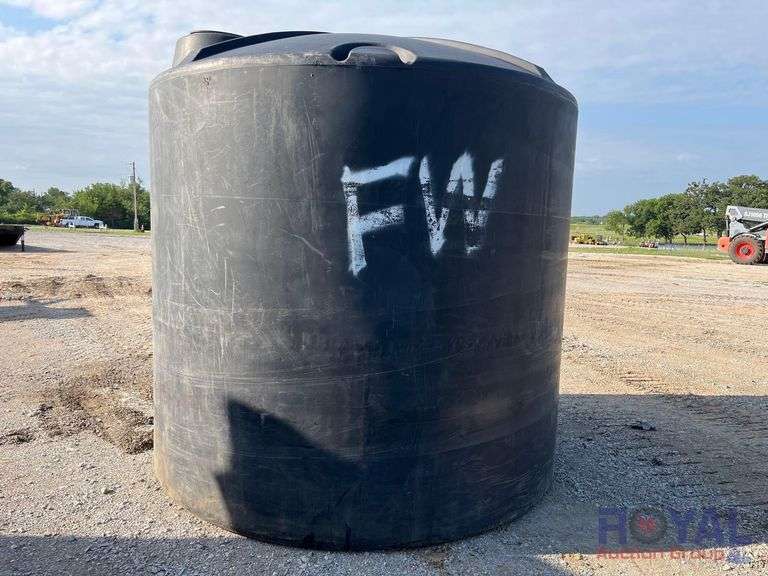 3000 Gallon Black Poly Water Tank