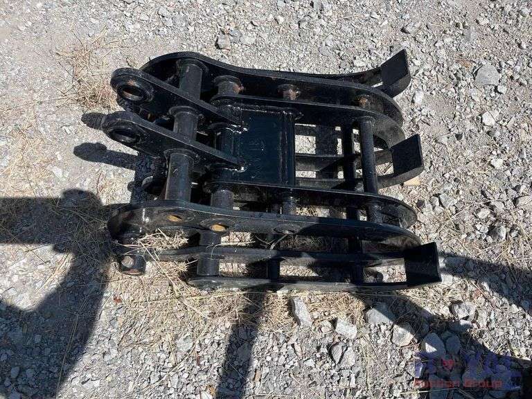 2025 Mini Excavator Fixed Position 3-Tooth 18in. Thumb Attachment