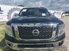 2017 Nissan Titan SV Crew Cab Pickup Truck