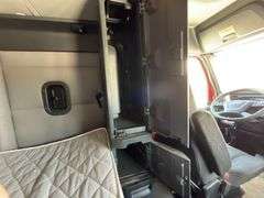 2020 Freightliner Cascadia 126 T/A Sleeper Cab Truck Tractor