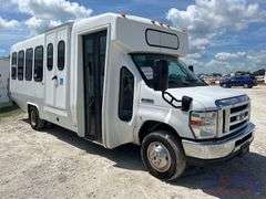 2019 Ford E-450 Super Duty Passenger Bus