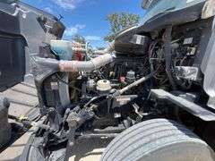 2015 Peterbilt 579 T/A Sleeper Cab Truck Tractor