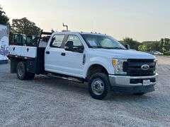 2017 Ford F-350 4x4 Crew Cab Flatbed Service Truck