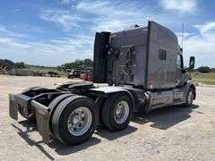 2015 Peterbilt 579 T/A Sleeper Cab Truck Tractor