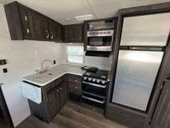 2020 Mesa Ridge Lite 2802BH 32ft Travel Trailer