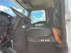2015 CAT CT660 T/A Cab and Chassis Truck
