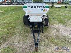 2016 Dakota 410 Turf Tender Topdresser S/A Trailer