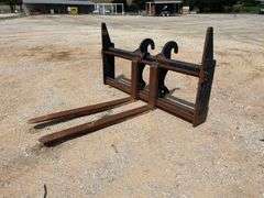 Caterpillar 60in Loader Fork and Frame Attachment