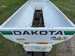 2016 Dakota 410 Turf Tender Topdresser S/A Trailer