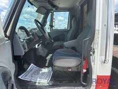2005 International 4300 LP 14FT Flatbed Truck