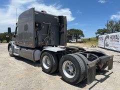 2015 Peterbilt 579 T/A Sleeper Cab Truck Tractor