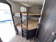 2020 Mesa Ridge Lite 2802BH 32ft Travel Trailer