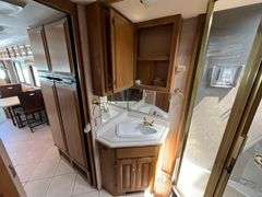 2000 Safari C-Series 425 40ft Panther Motorhome