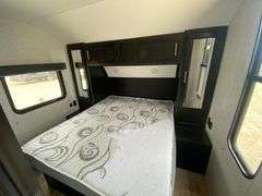 2022 Forest River Cherokee Grey Wolf 26BRB Patriotic Edition 32ft. T/A Travel Trailer