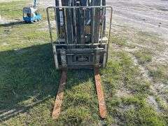 Yale GLC050LXNVAE087 5,000lbs Propane Cushion Tire Forklift