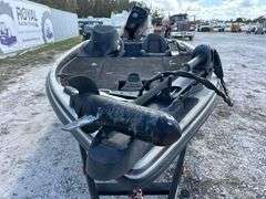 2017 Stratos 294 XL Evolution 20ft Fishing Boat with 20ft Boat Trailer