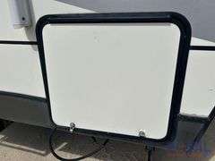 2015 Revere Shasta 27DB 5th Wheel Travel Trailer