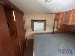 2015 Revere Shasta 27DB 5th Wheel Travel Trailer