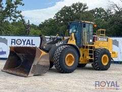 2005 John Deere 824J Articulated Wheel Loader