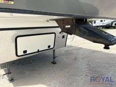 2015 Revere Shasta 27DB 5th Wheel Travel Trailer