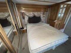 2000 Safari C-Series 425 40ft Panther Motorhome