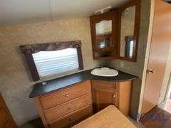 2007 Dutchmen Victory Lane 38SRV 40FT. Tri-Axle 5th Wheel Toy Hauler Travel Trailer