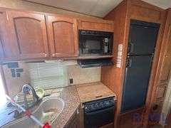 2015 Revere Shasta 27DB 5th Wheel Travel Trailer