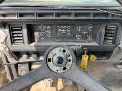 1998 Ford F800 2,000 Gallon Water Truck
