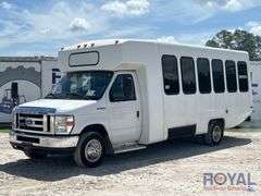 2019 Ford E-450 Super Duty Passenger Bus