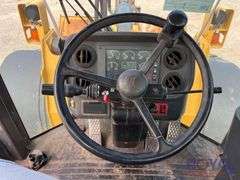 2005 John Deere 824J Articulated Wheel Loader